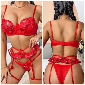 ❤️ NEW Three piece Red Embroidery Lingerie Set